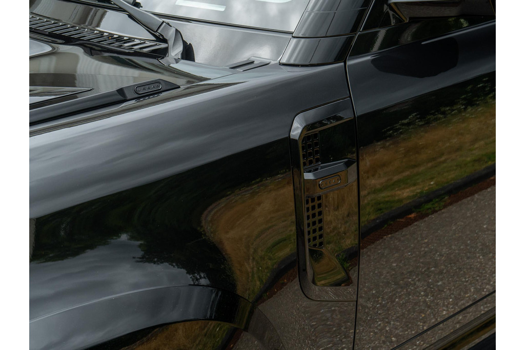 55399710-7.jpg